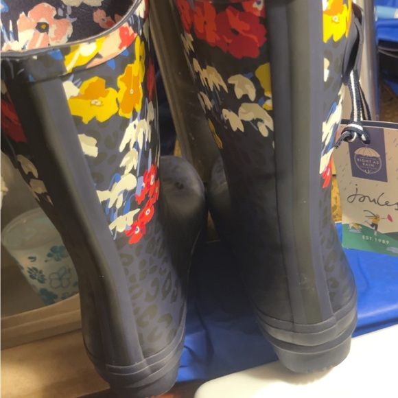 NWT Rainboots Size 9 - Picture 2 of 4